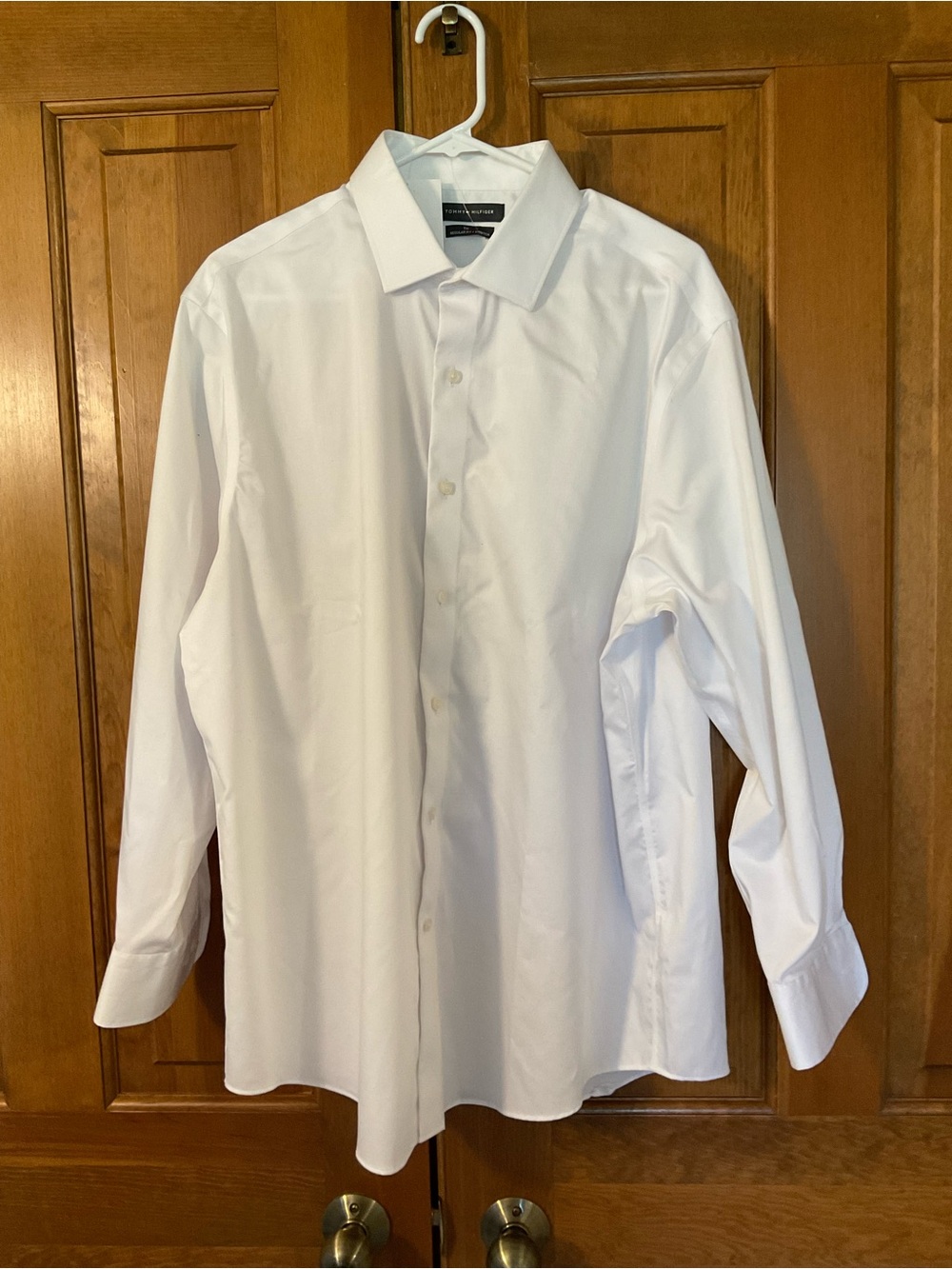Tommy Hilfiger White Dress Shirt with Spread Collar. Regular Fit - Stretch